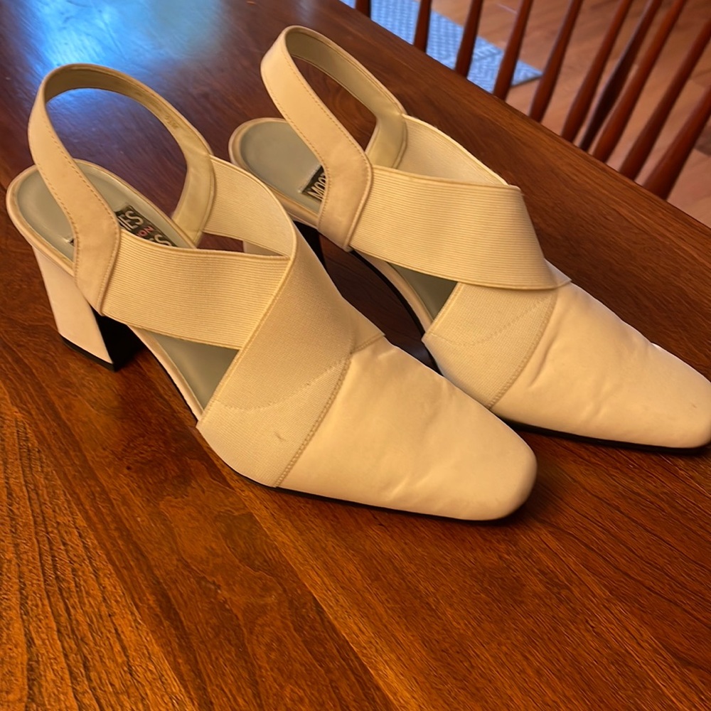Mootsie Tootsie cream sandal 9.5 medium width 3 inch heel